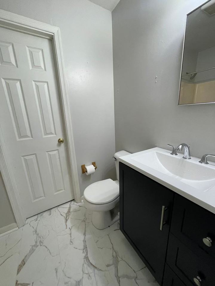 835 Longstreet Rd - Photo 3 of 8