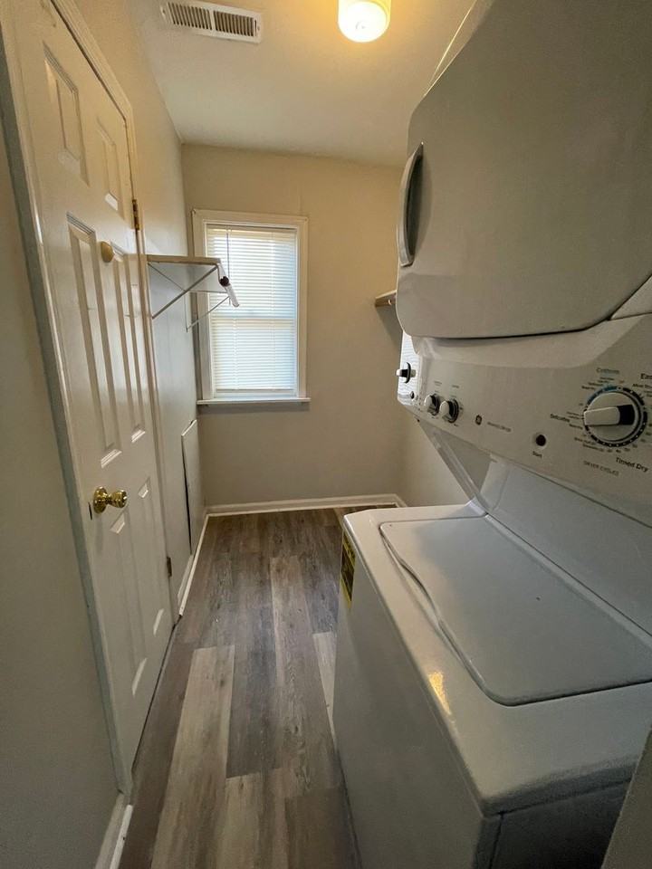 835 Longstreet Rd - Photo 4 of 8