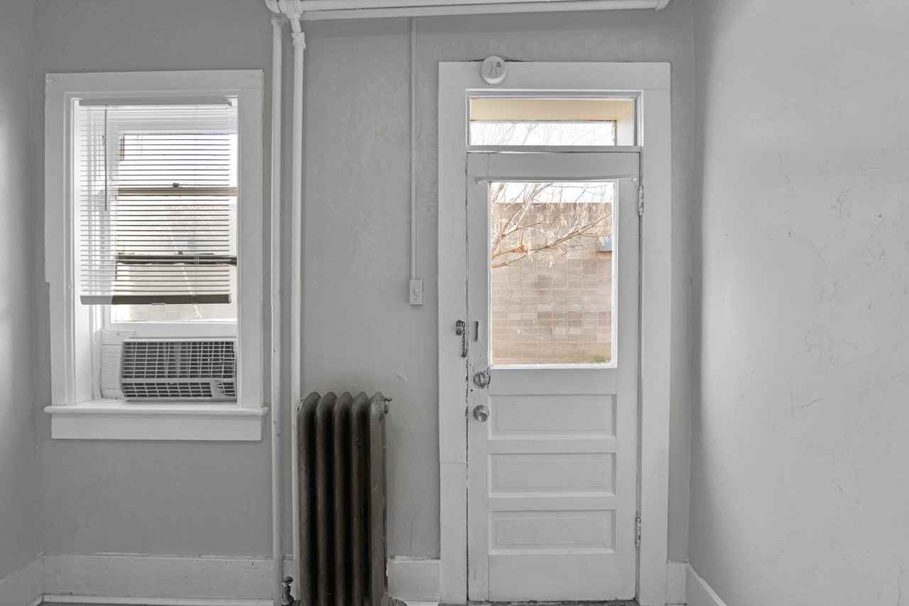 529 Colorado Ave - Photo 3 of 30