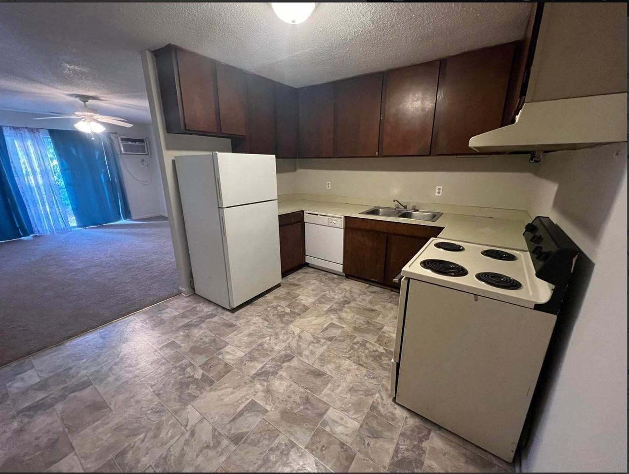 302 Reed Street - Photo 5 of 10