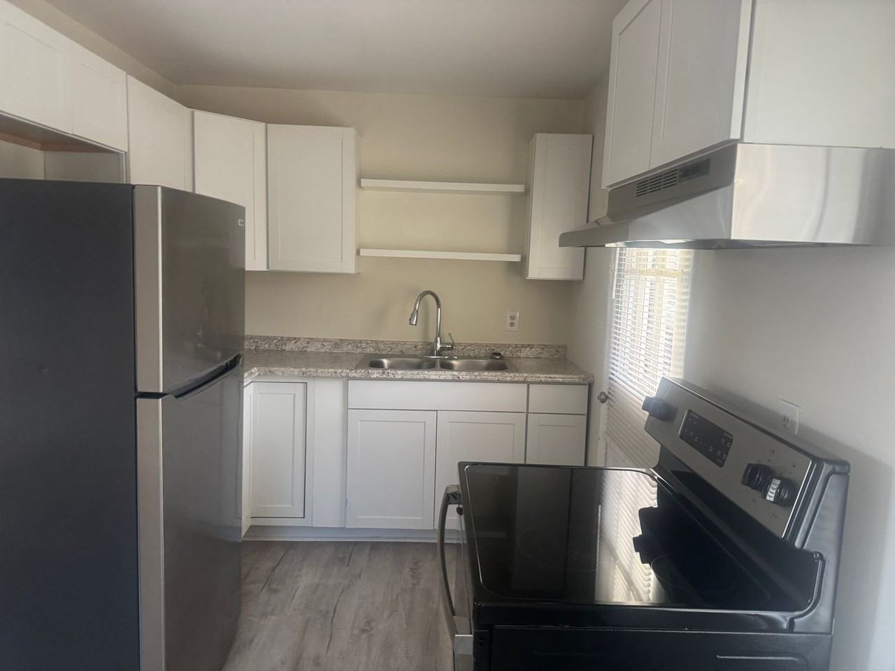 1145 Brighton Rd - Photo 4 of 15