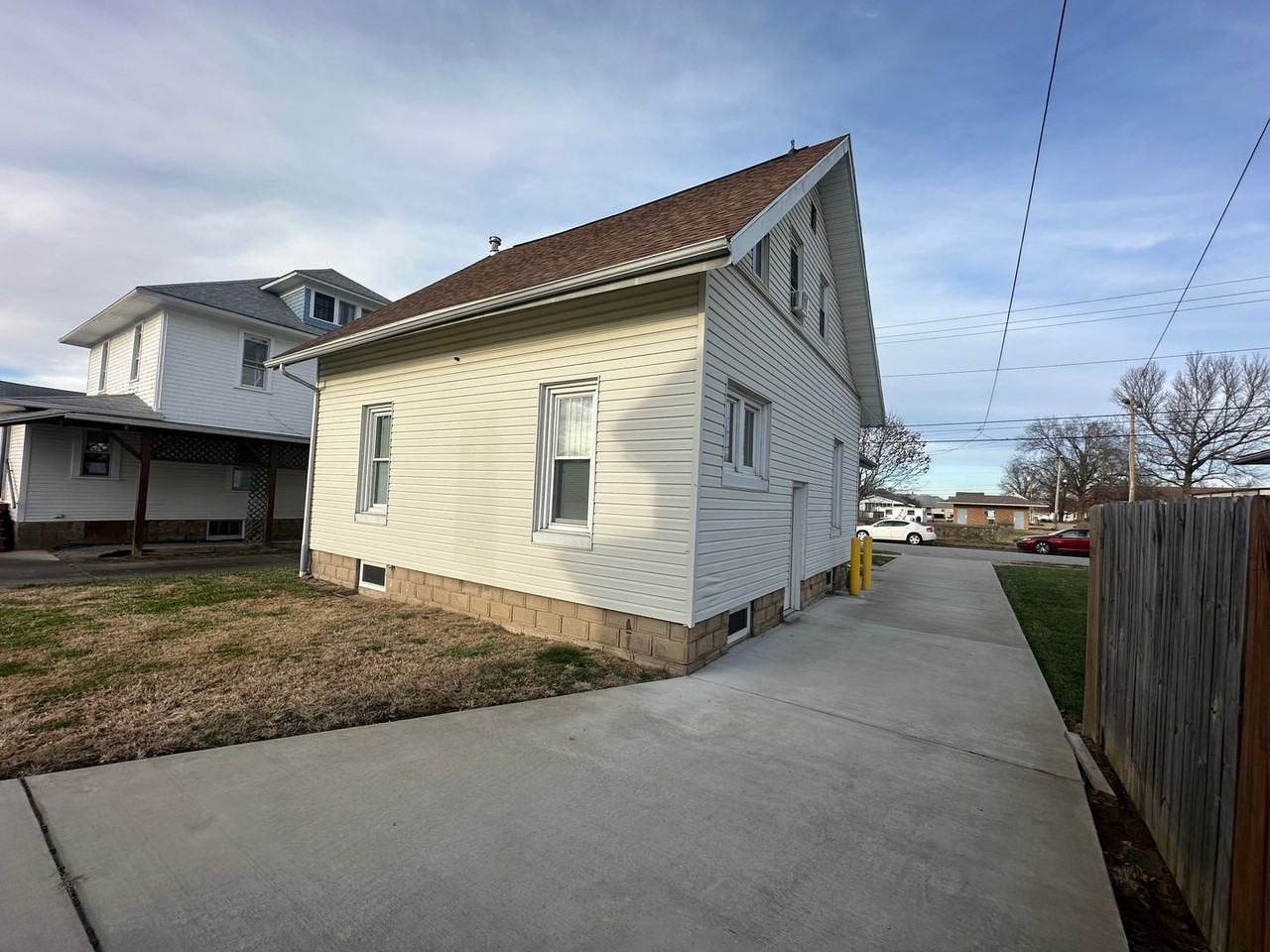 702 28th St - Photo 3 of 41