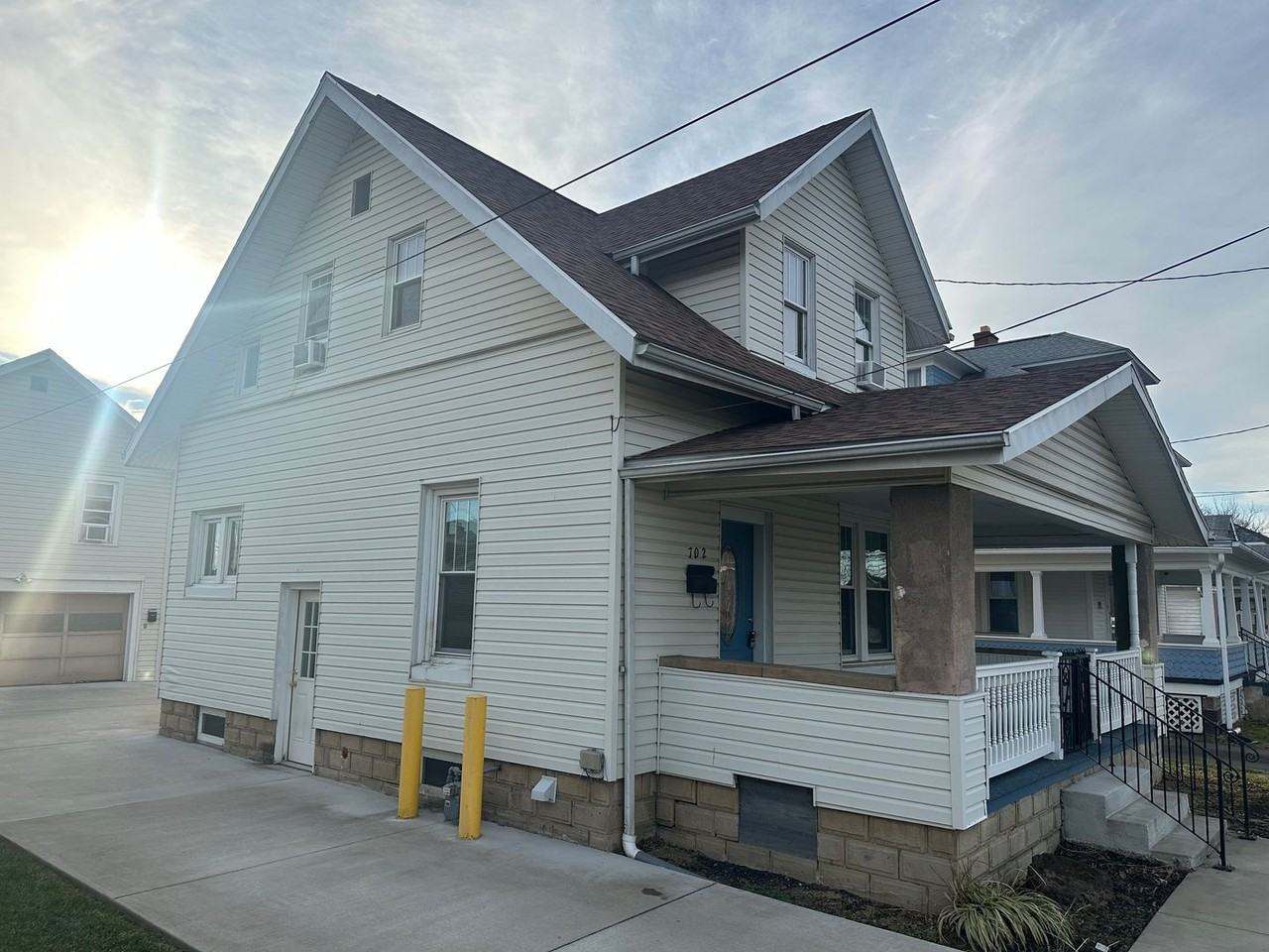 702 28th St - Photo 5 of 41