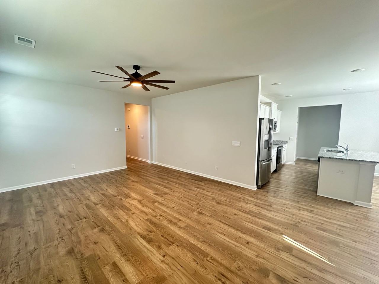 192 Coby Ln - Photo 5 of 35