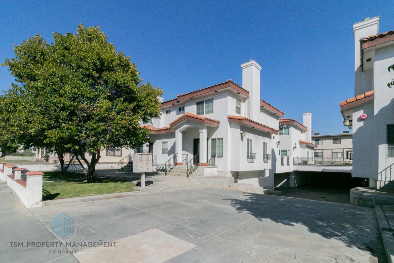 810 S Atlantic Blvd #1 - Photo 2 of 14