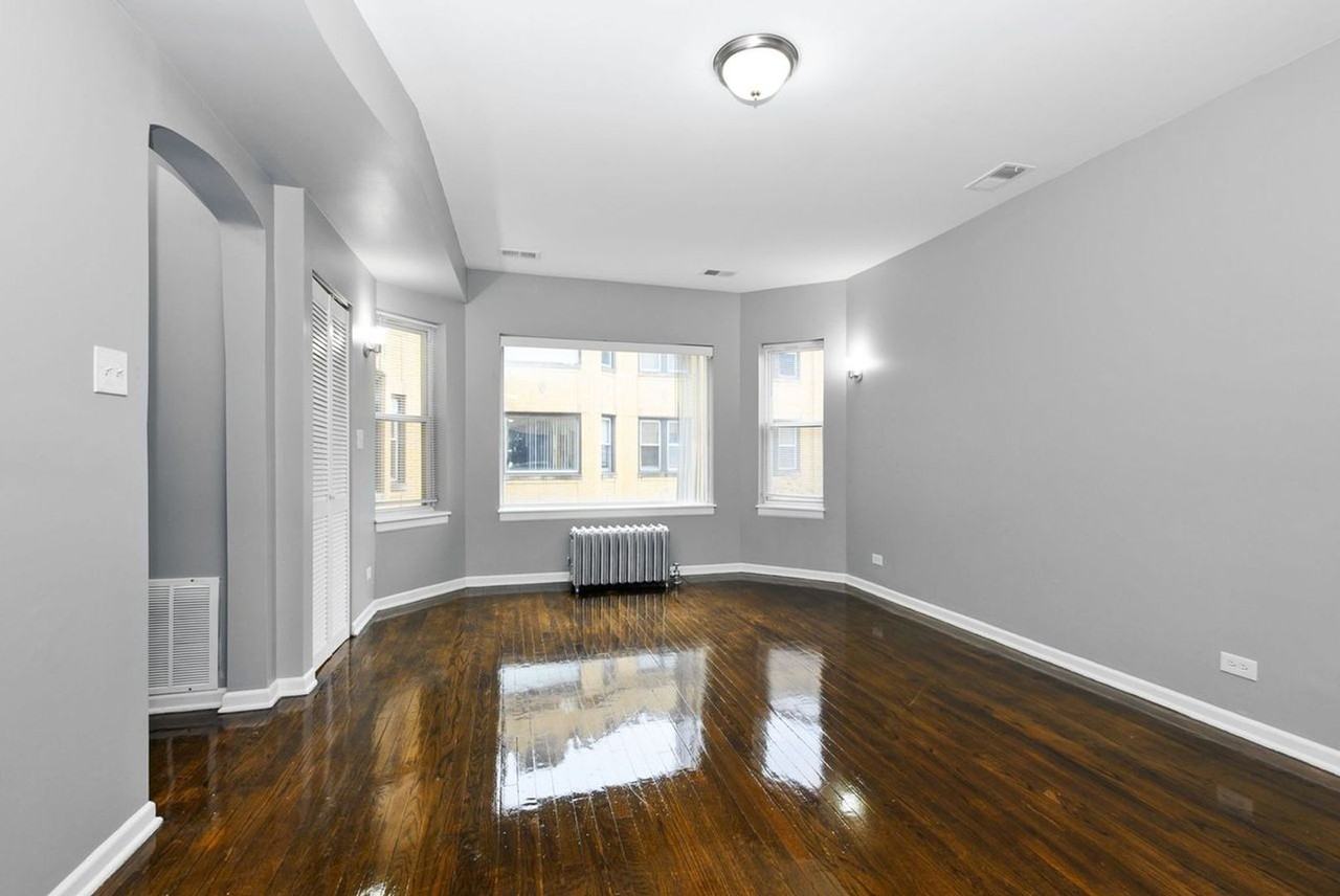 7527-35 S. Essex Ave. - Photo 3 of 10