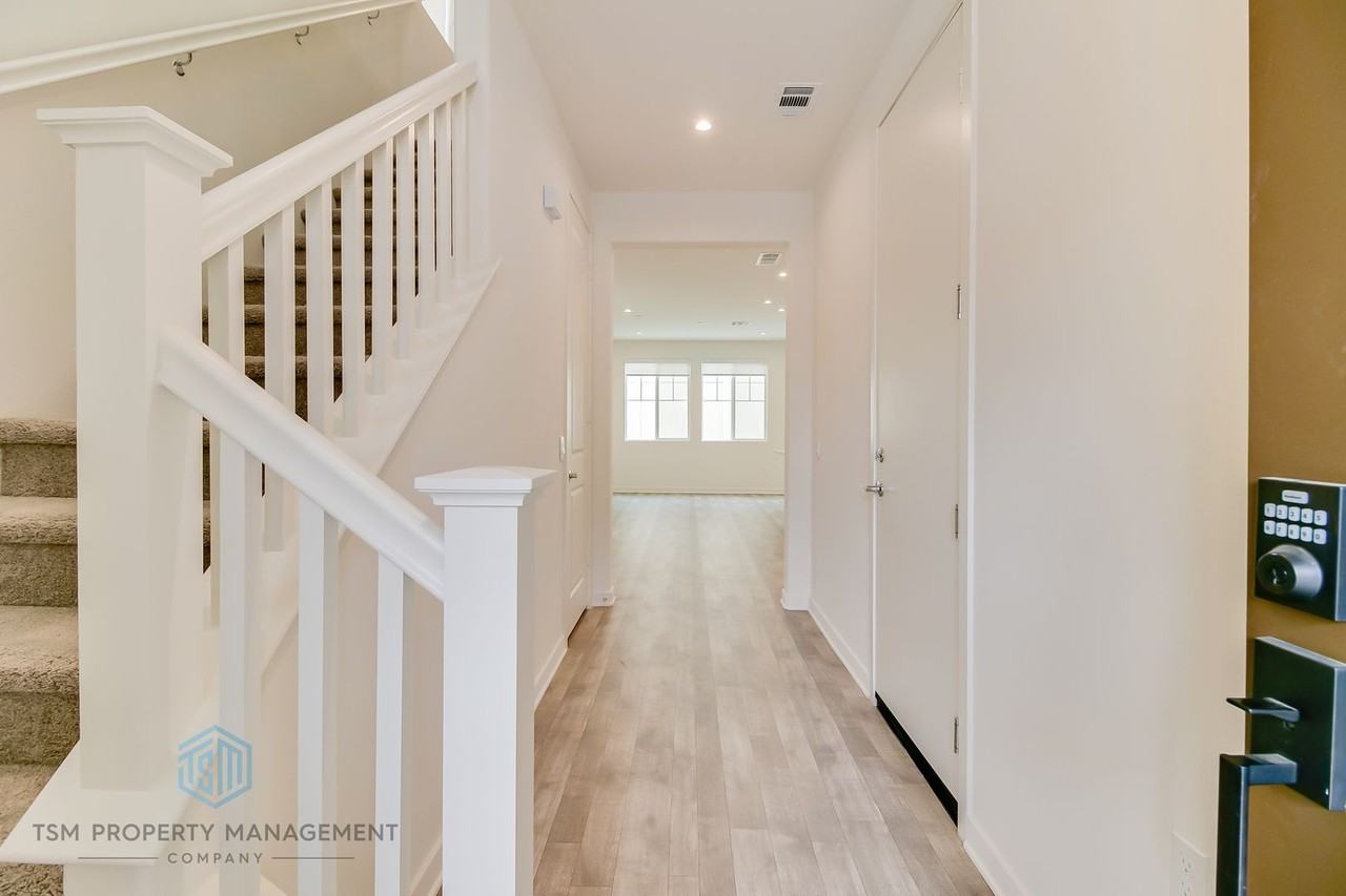 16076 Jaegar Ln - Photo 3 of 18