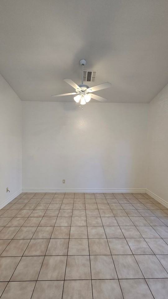 7912 Rushing River Ct - Photo 5 of 24