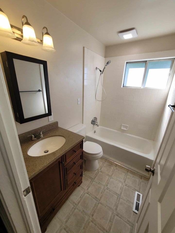 5580 Sw - Photo 2 of 18