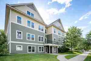 featured image of 633 Ontario St Se