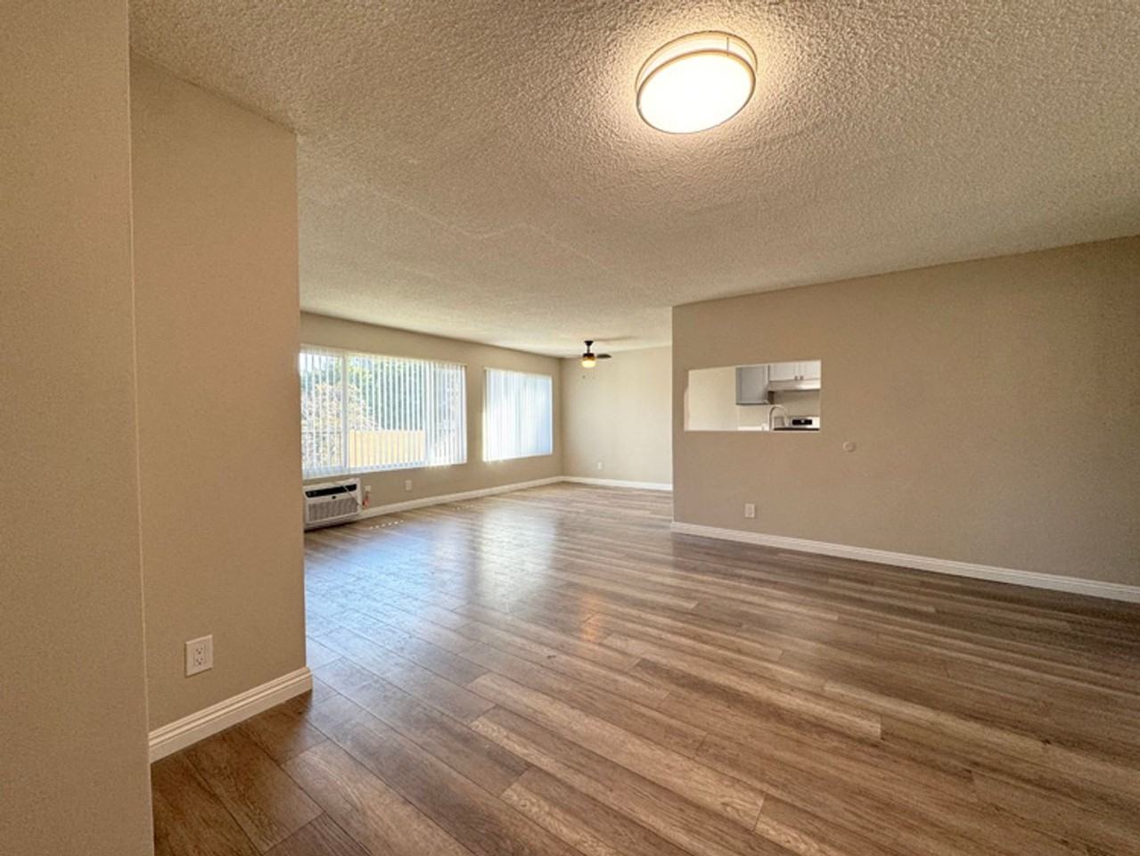 128Chap - Photo 2 of 26