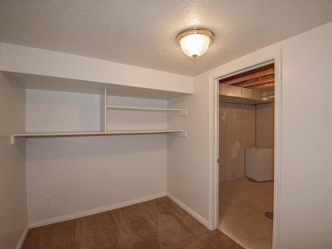 154 Southeast - Photo 4 of 34