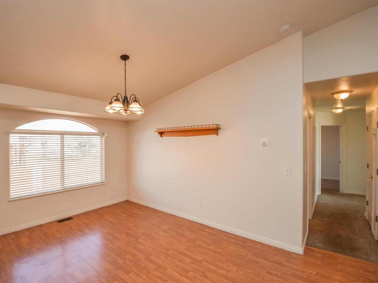 154 Southeast - Photo 6 of 34