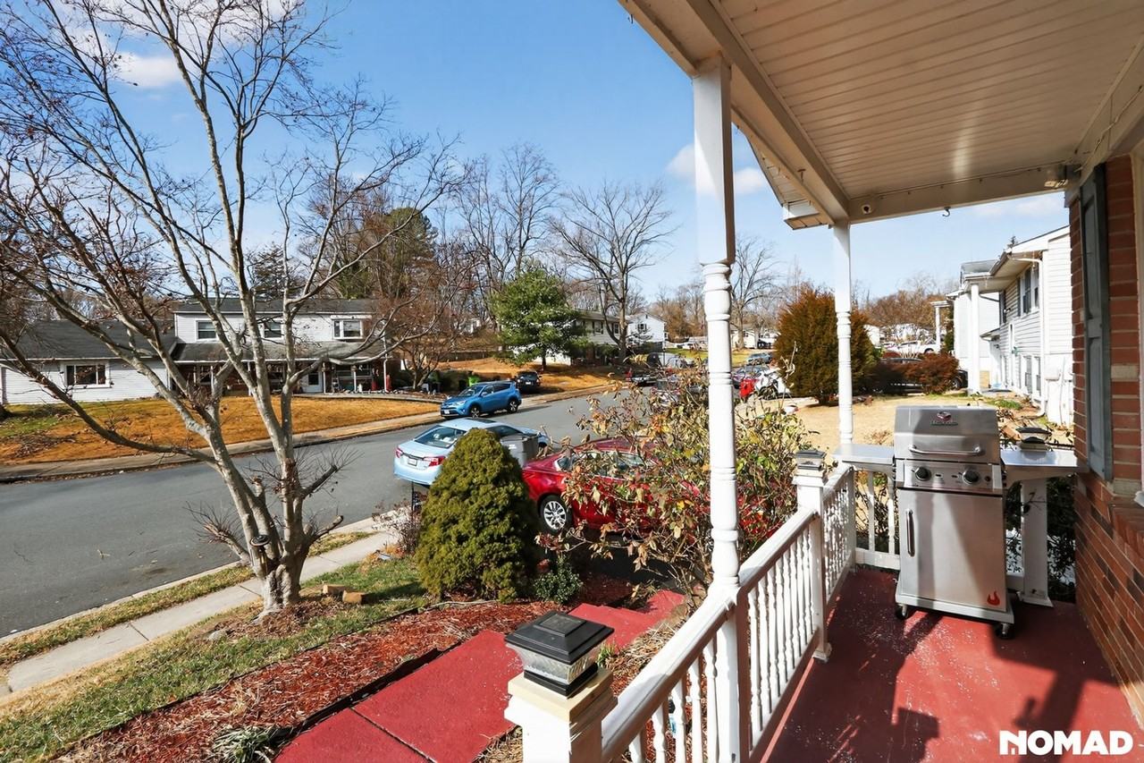 14714 Edgewater Dr - Photo 3 of 18