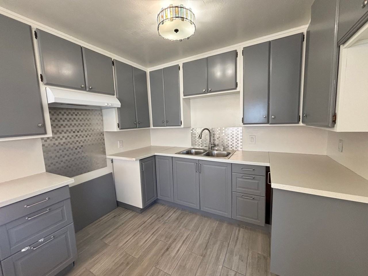 8813 Mayne St - Photo 6 of 17