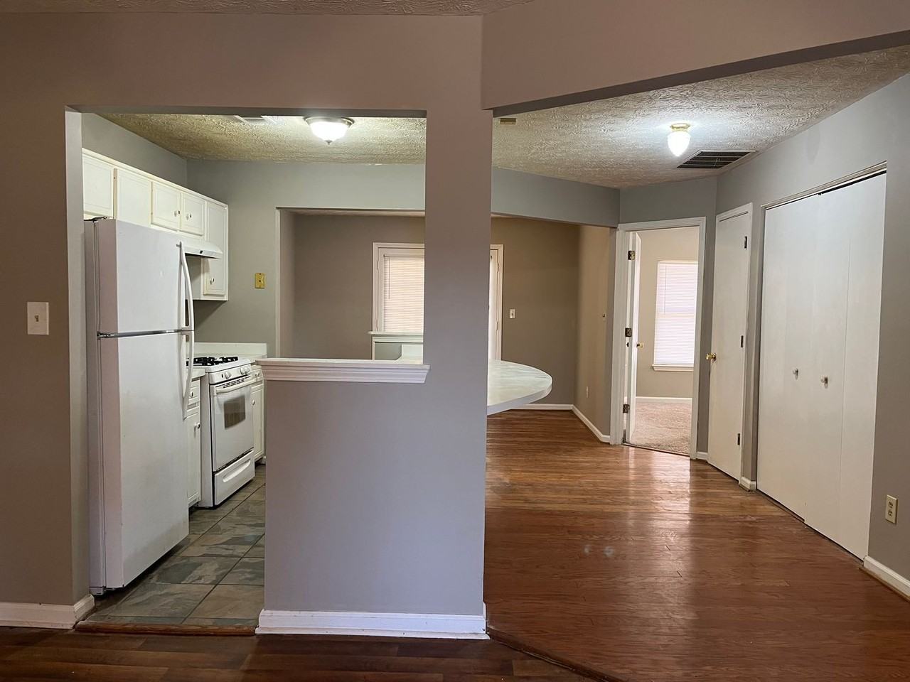 130 N Main Dr - Photo 5 of 18