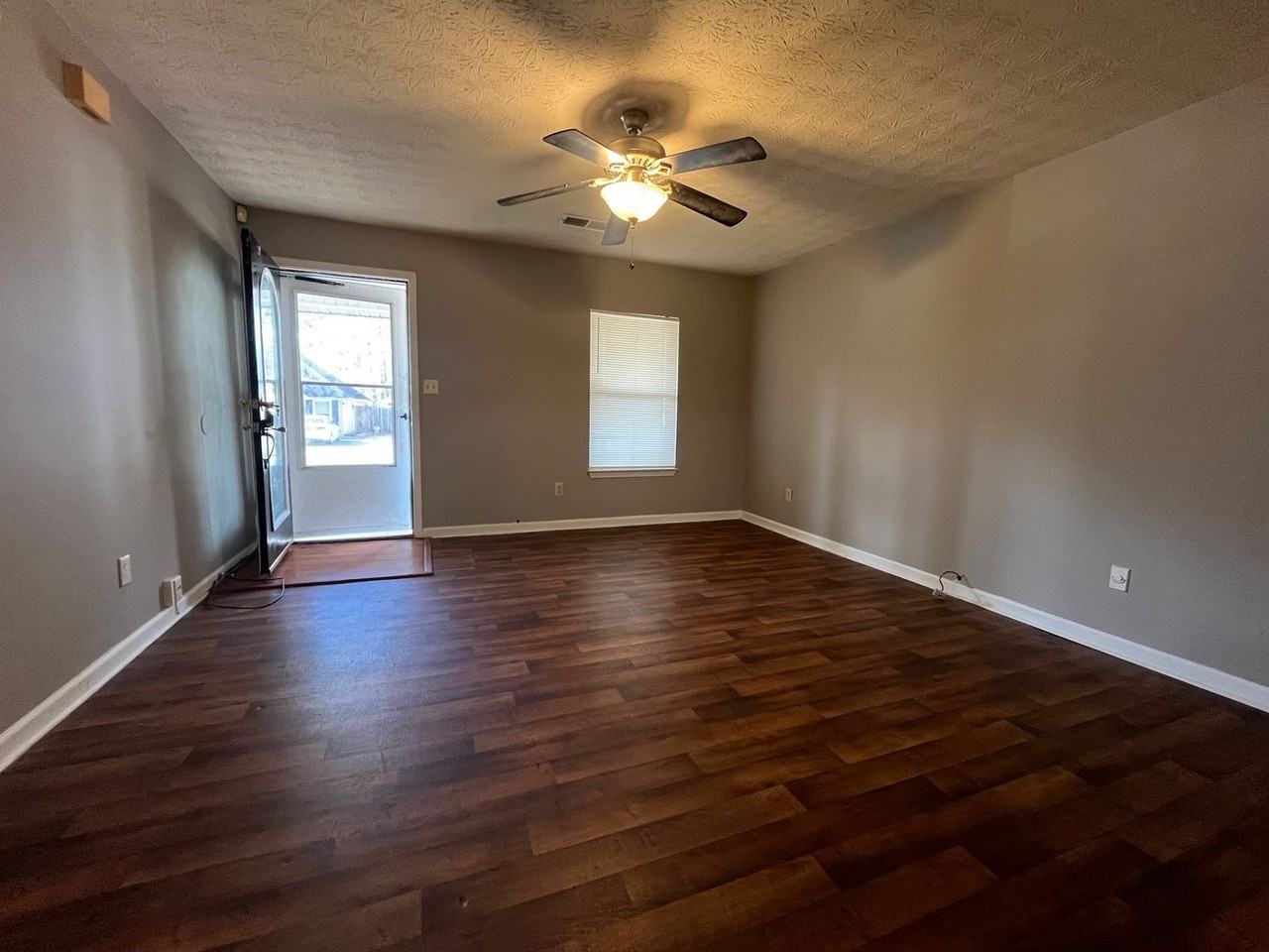 130 N Main Dr - Photo 7 of 18