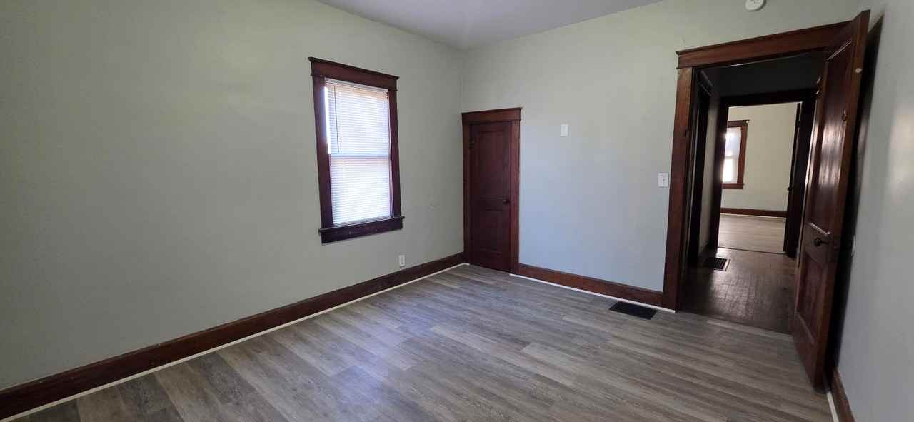 915 High Street - Photo 3 of 21