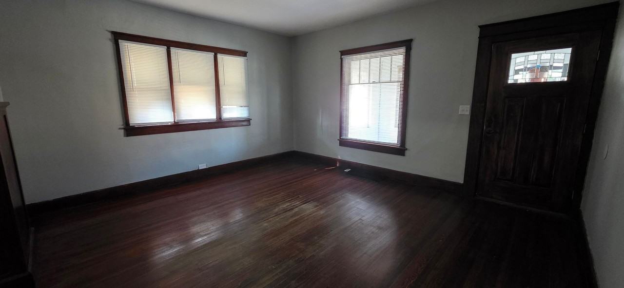 915 High Street - Photo 7 of 21