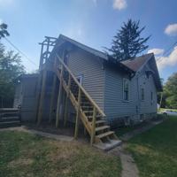 featured image of 915 High St