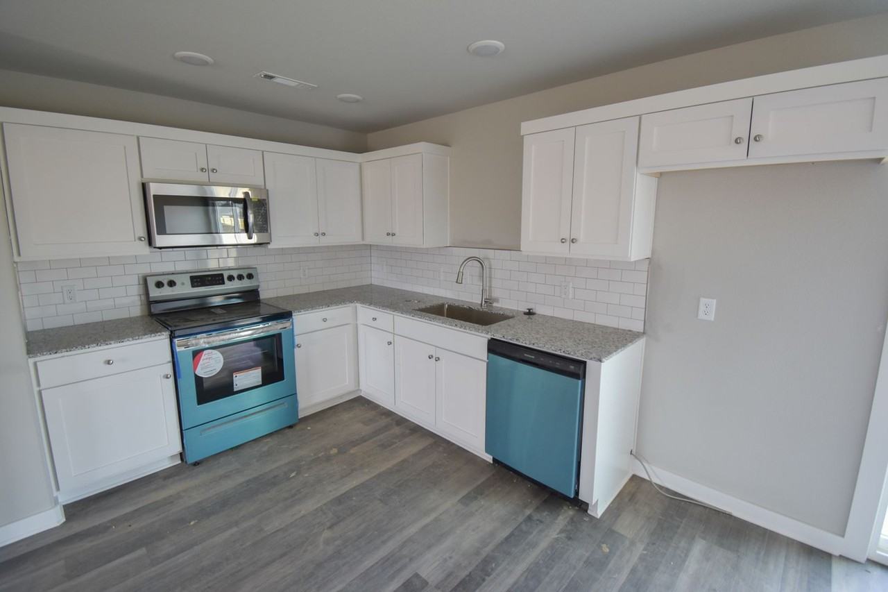 362 N Wyandotte St - Photo 4 of 12