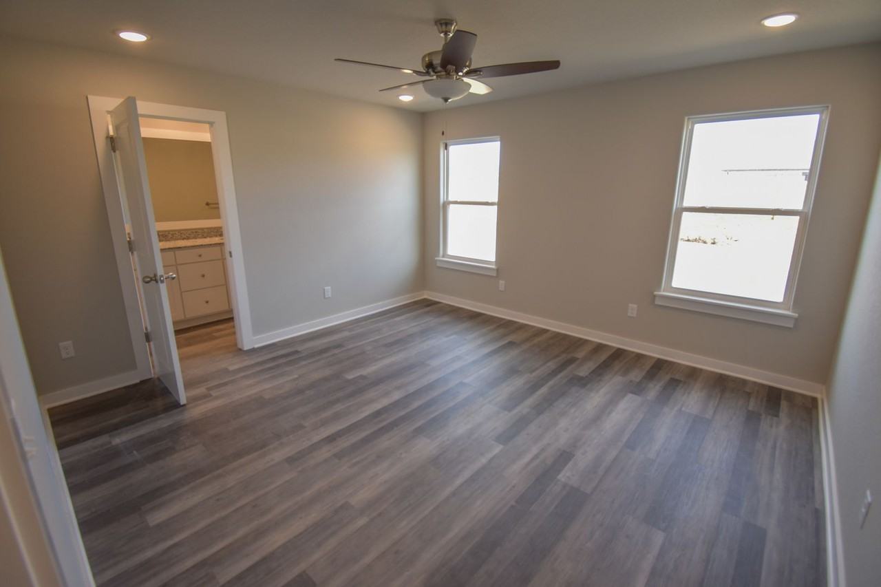 362 N Wyandotte St - Photo 5 of 12