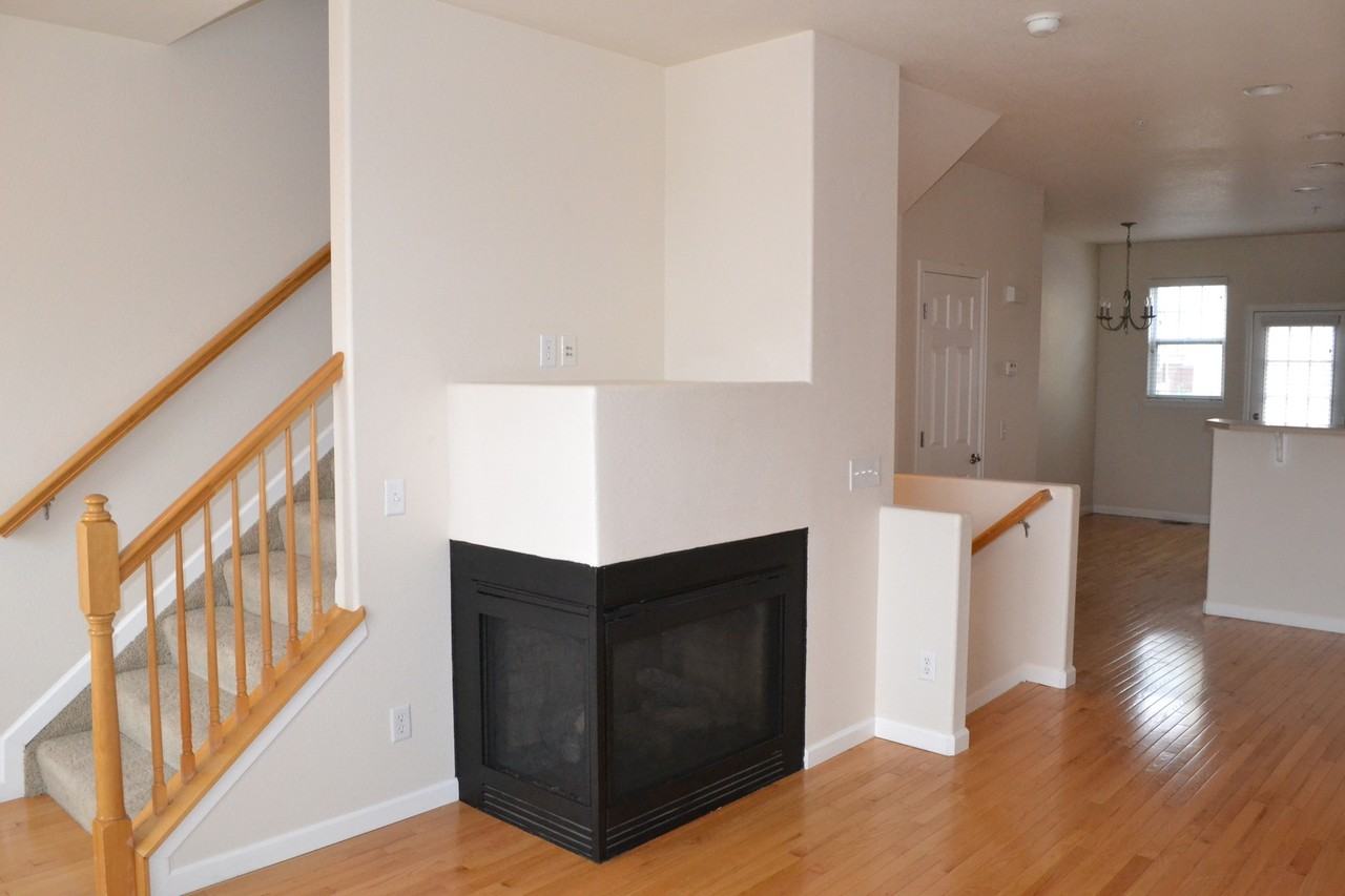 338 E Fountain Blvd - Photo 3 of 10