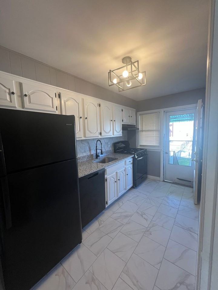 3632 Elmora Ave - Photo 6 of 18