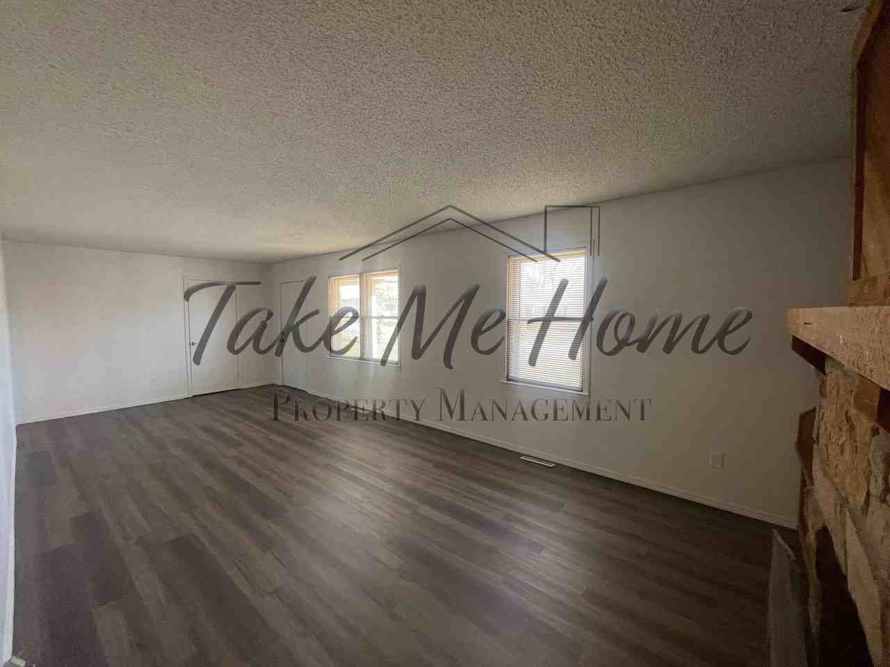 3215 S Franklin Ave - Photo 3 of 17