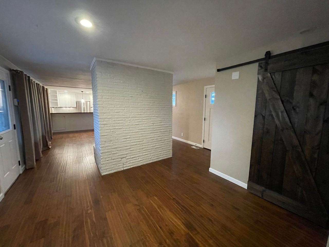 711 Ne 7th Ave - Photo 6 of 15