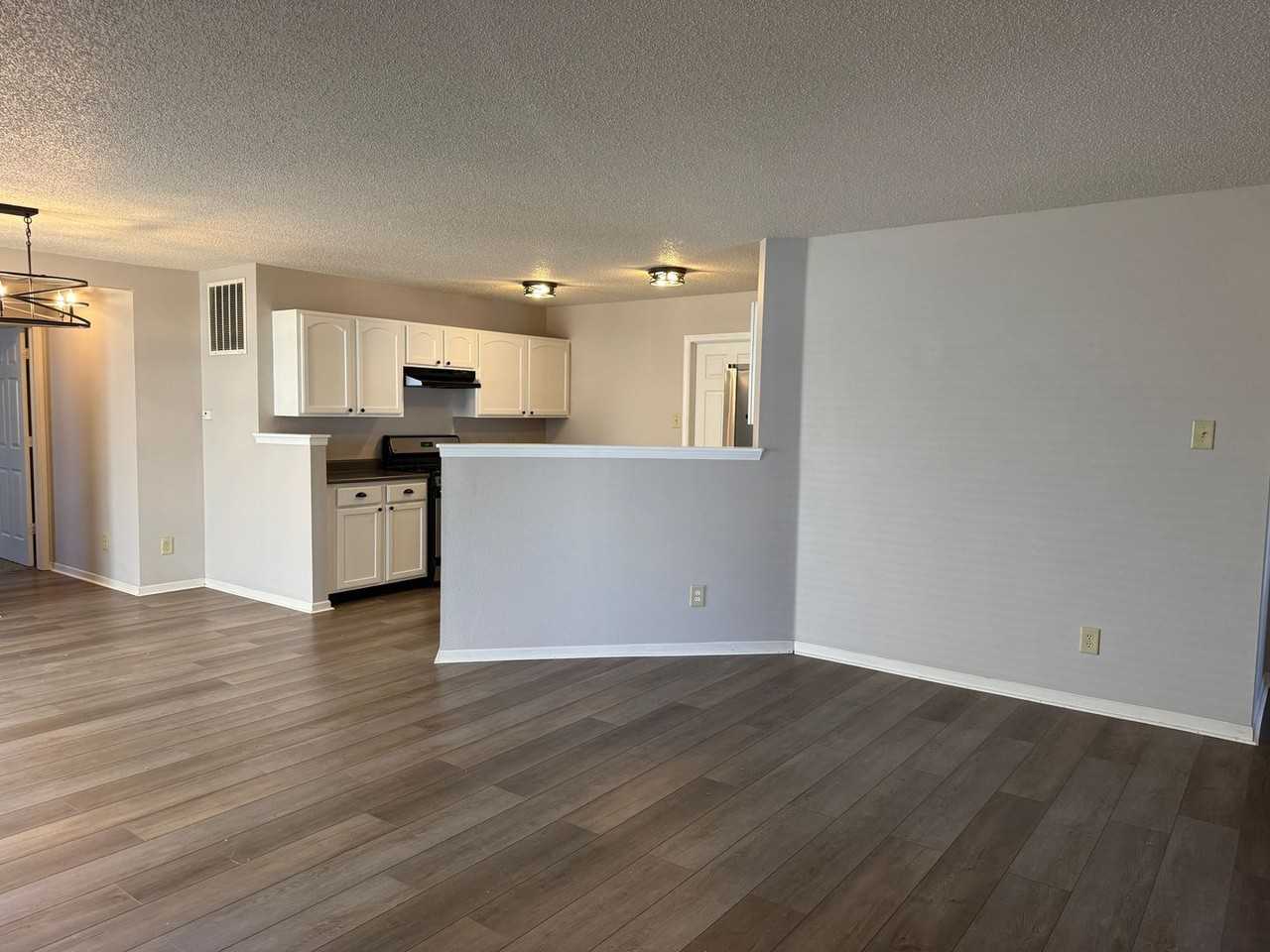 2783 Brewster Ln - Photo 4 of 34