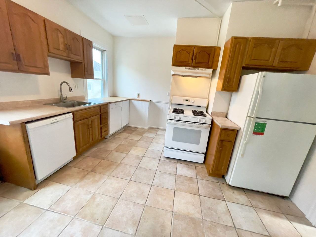 62 Fairbanks St - Photo 2 of 27