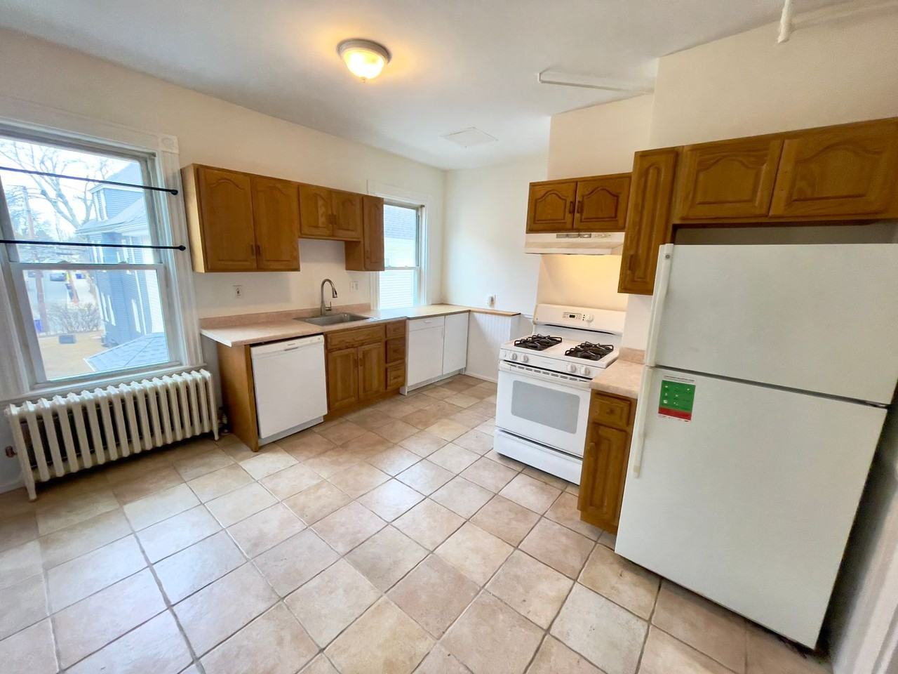 62 Fairbanks St - Photo 4 of 27