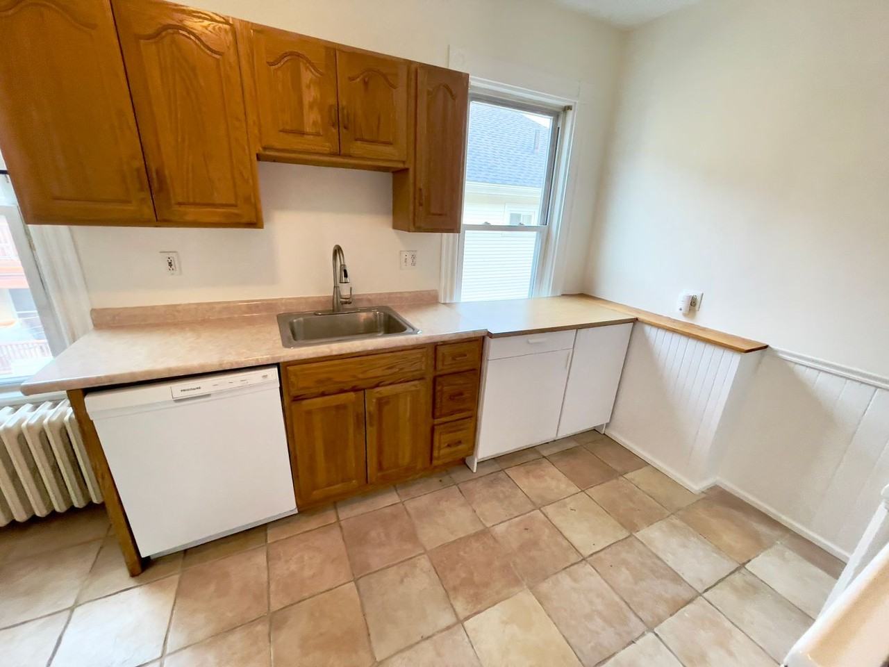 62 Fairbanks St - Photo 5 of 27