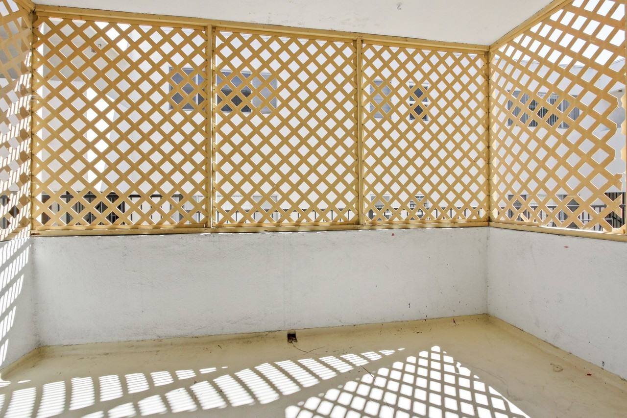 1237 Berkeley St - Photo 3 of 4