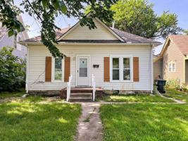 featured image of 121 W 7th Ave