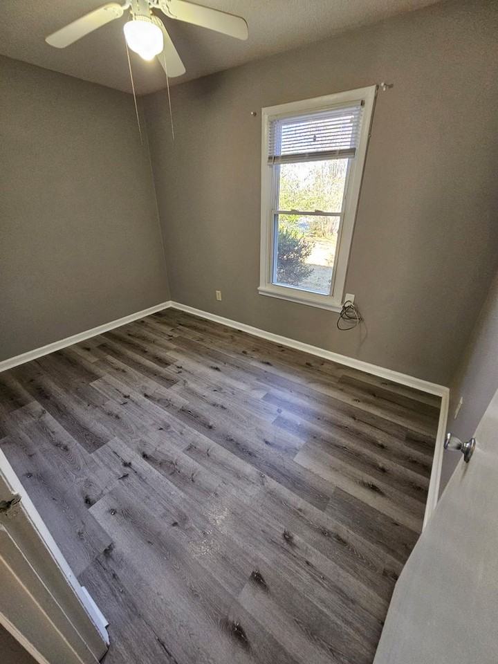 1122 E Stewart Cir - Photo 7 of 10