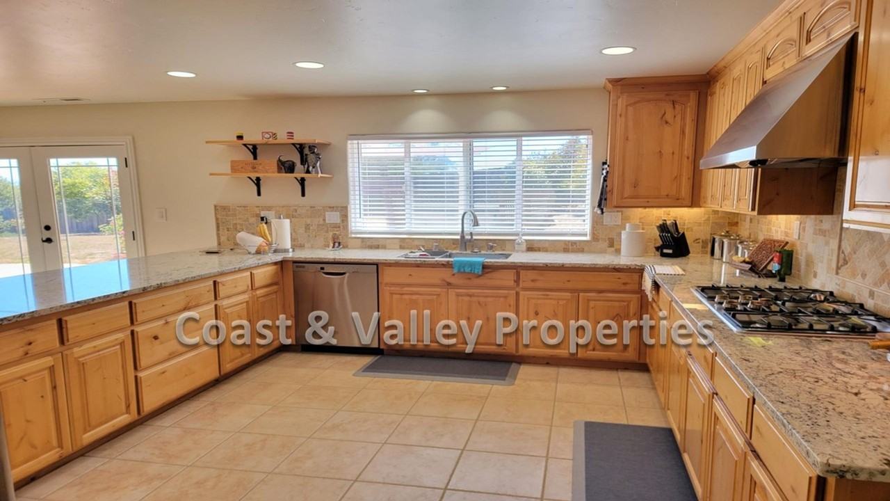 Woodland Heights Ct - Photo 7 of 26