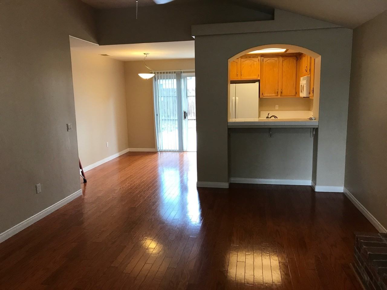 8111 Ipswich Way - Photo 4 of 11