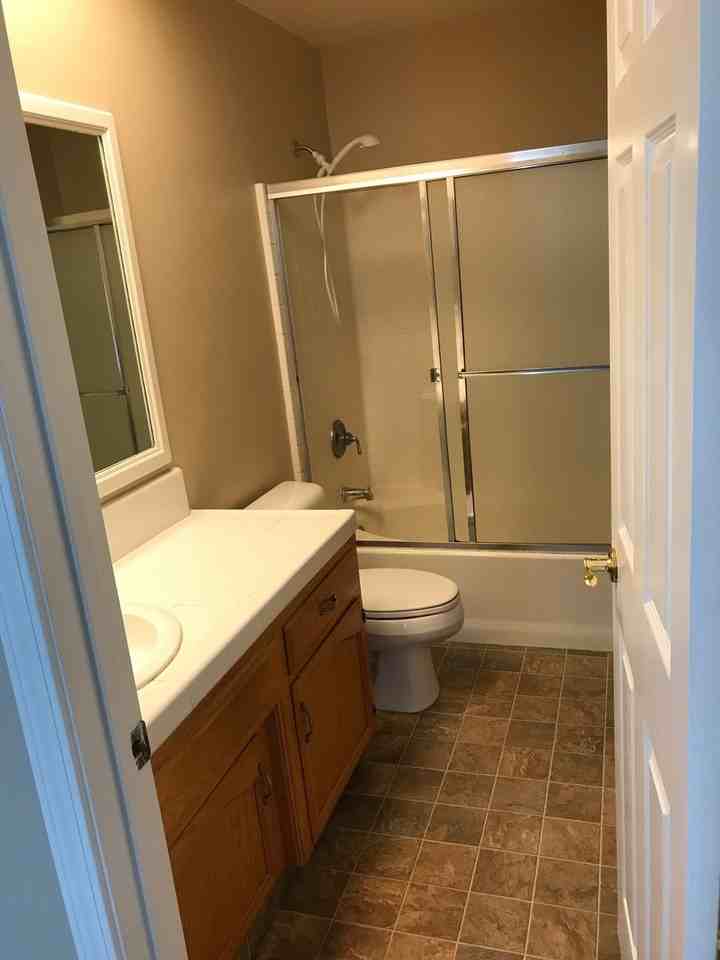 8111 Ipswich Way - Photo 7 of 11