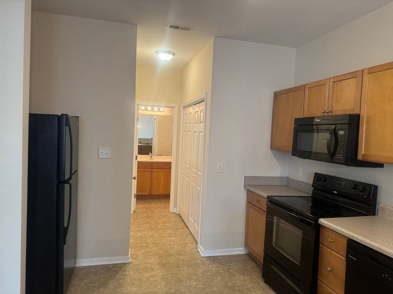 648 Hay River St - Photo 7 of 28