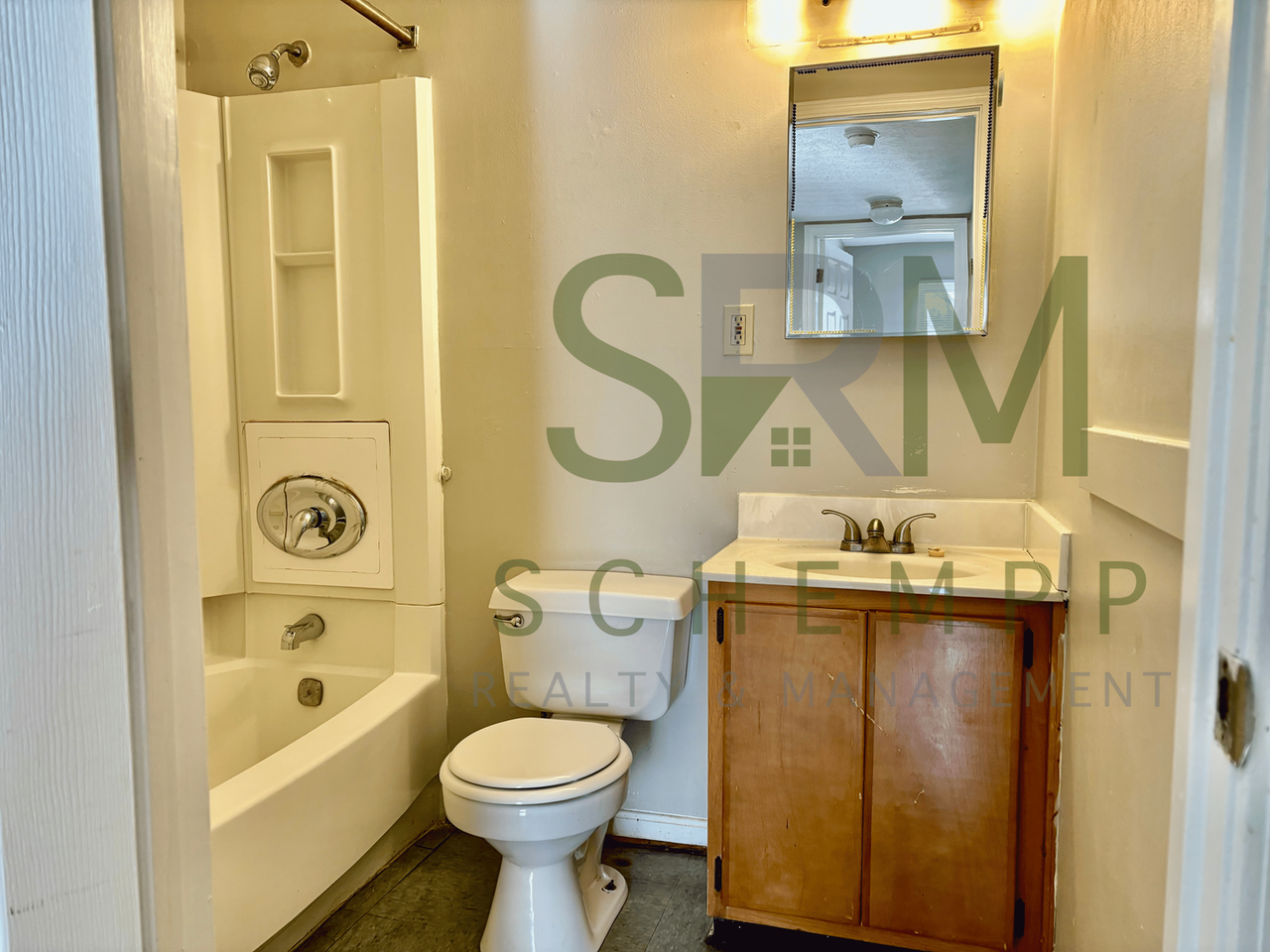 2614 W Jefferson St #4 - Photo 6 of 11