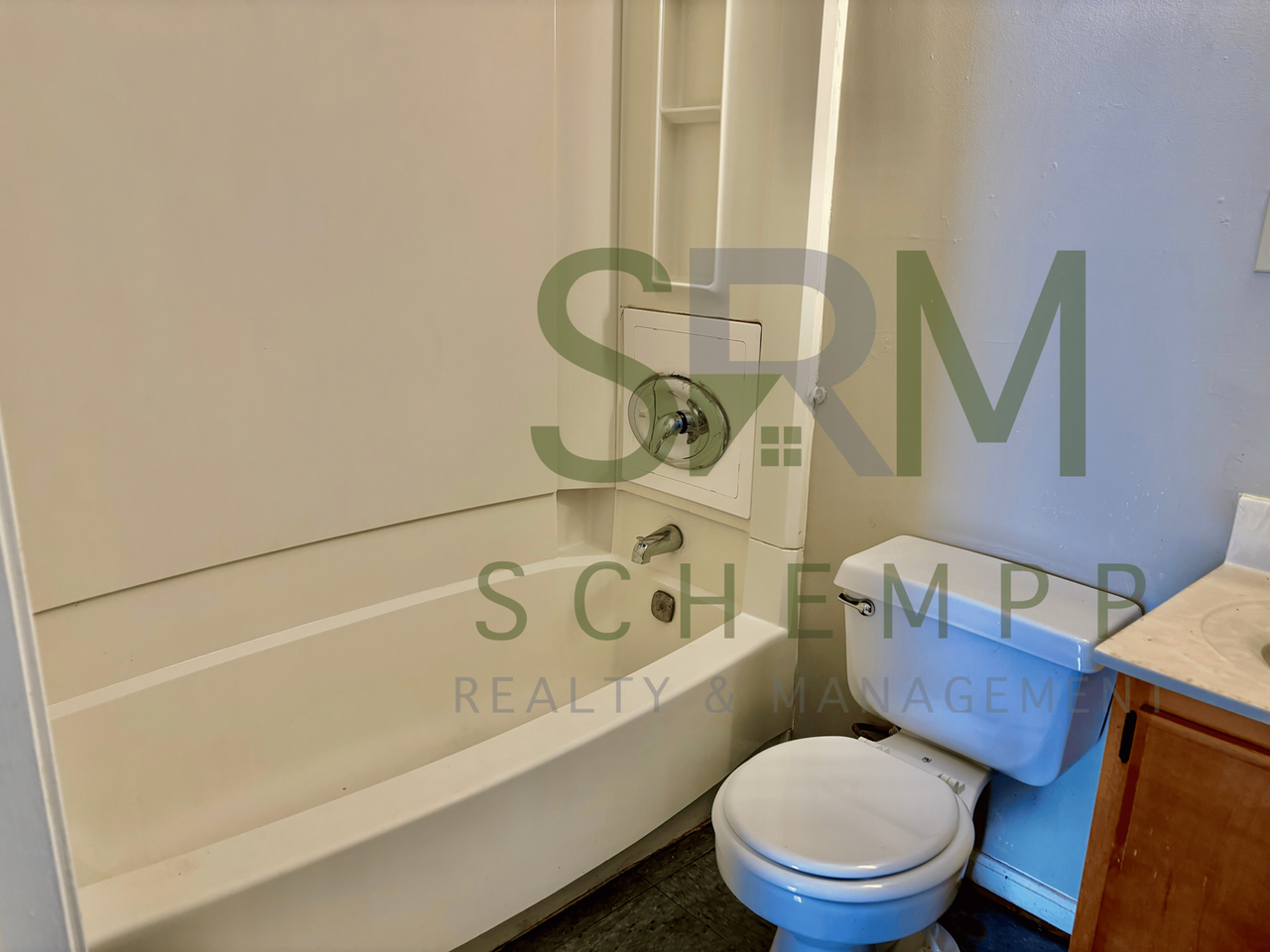 2614 W Jefferson St #4 - Photo 7 of 11