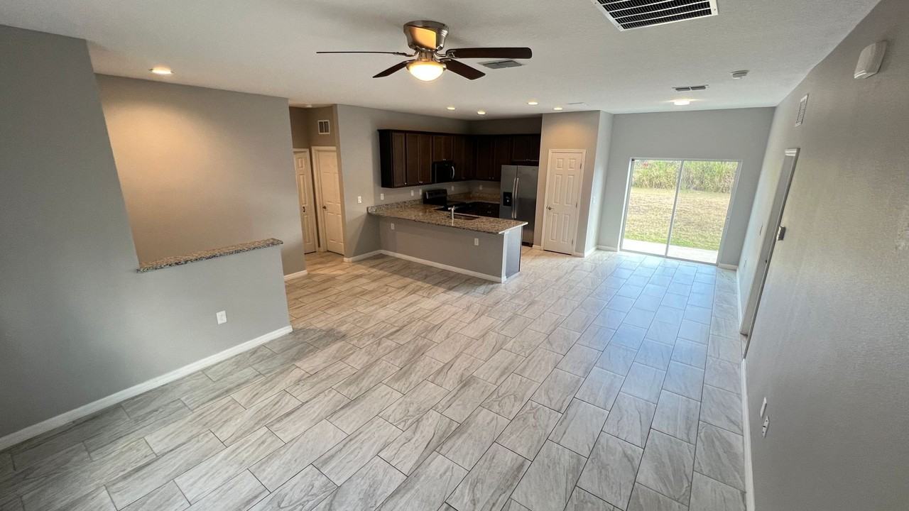 1161 Yager Rd Se - Photo 7 of 40