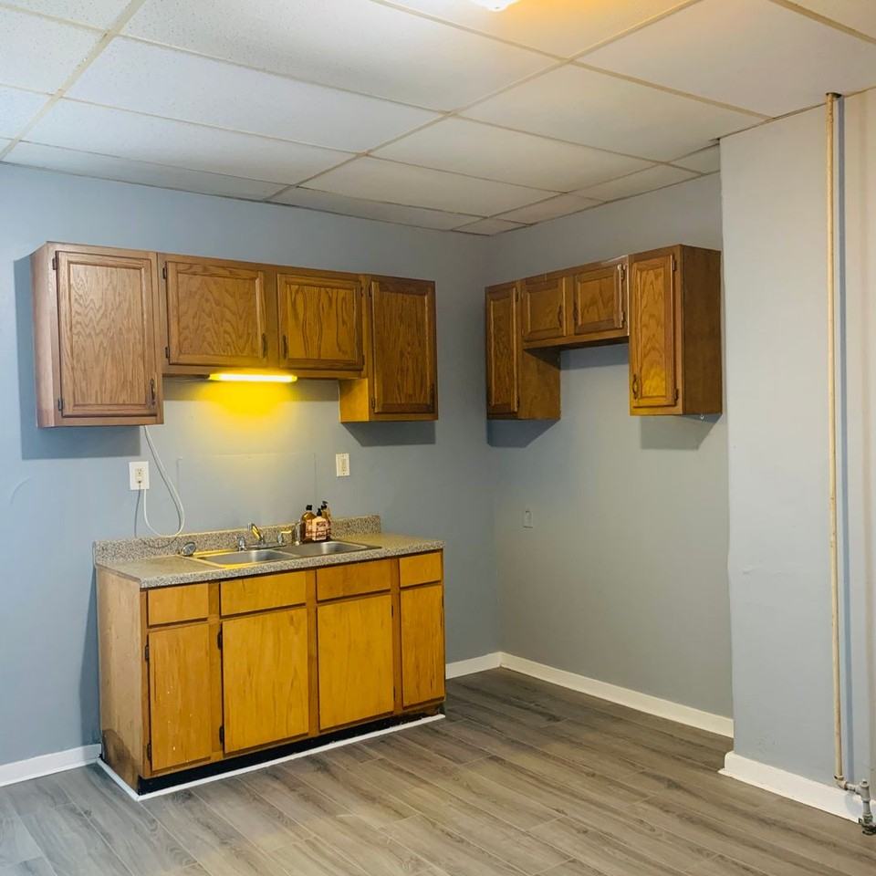 3420 W Jefferson St - Photo 2 of 16