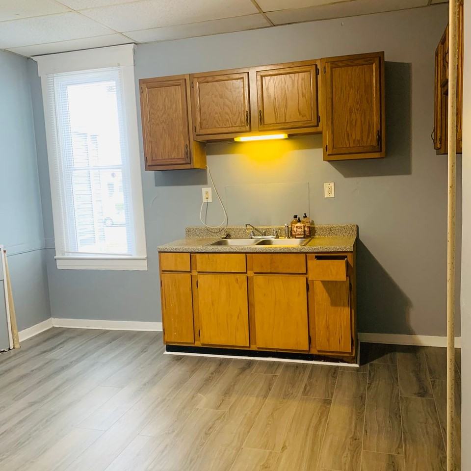 3420 W Jefferson St - Photo 4 of 16