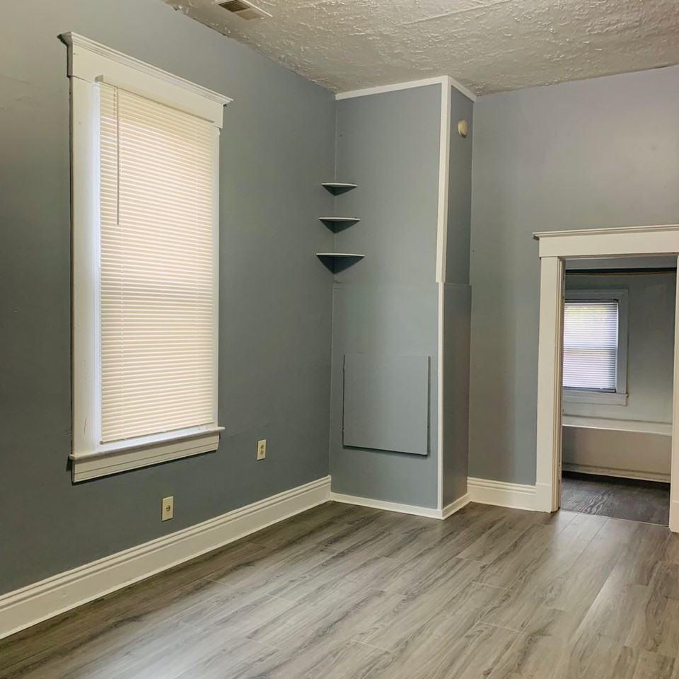 3420 W Jefferson St - Photo 6 of 16