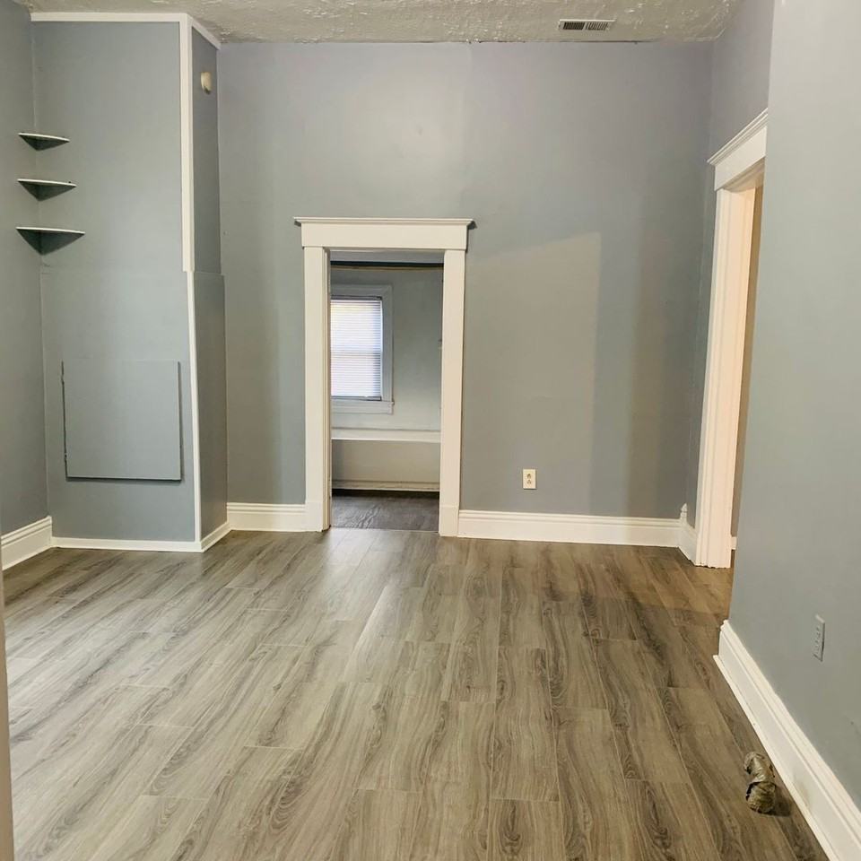 3420 W Jefferson St - Photo 7 of 16