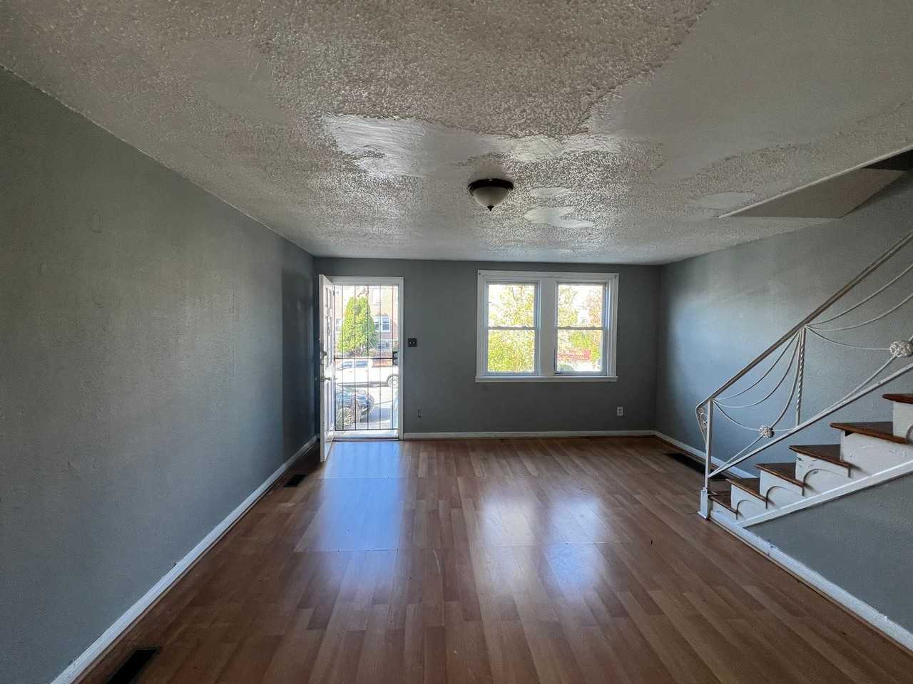 6741 Horrocks St - Photo 2 of 17