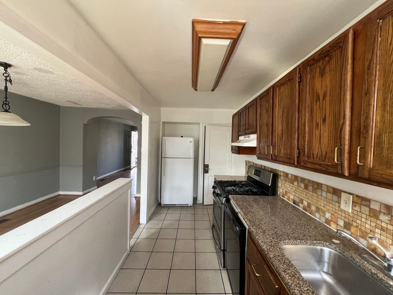 6741 Horrocks St - Photo 7 of 17